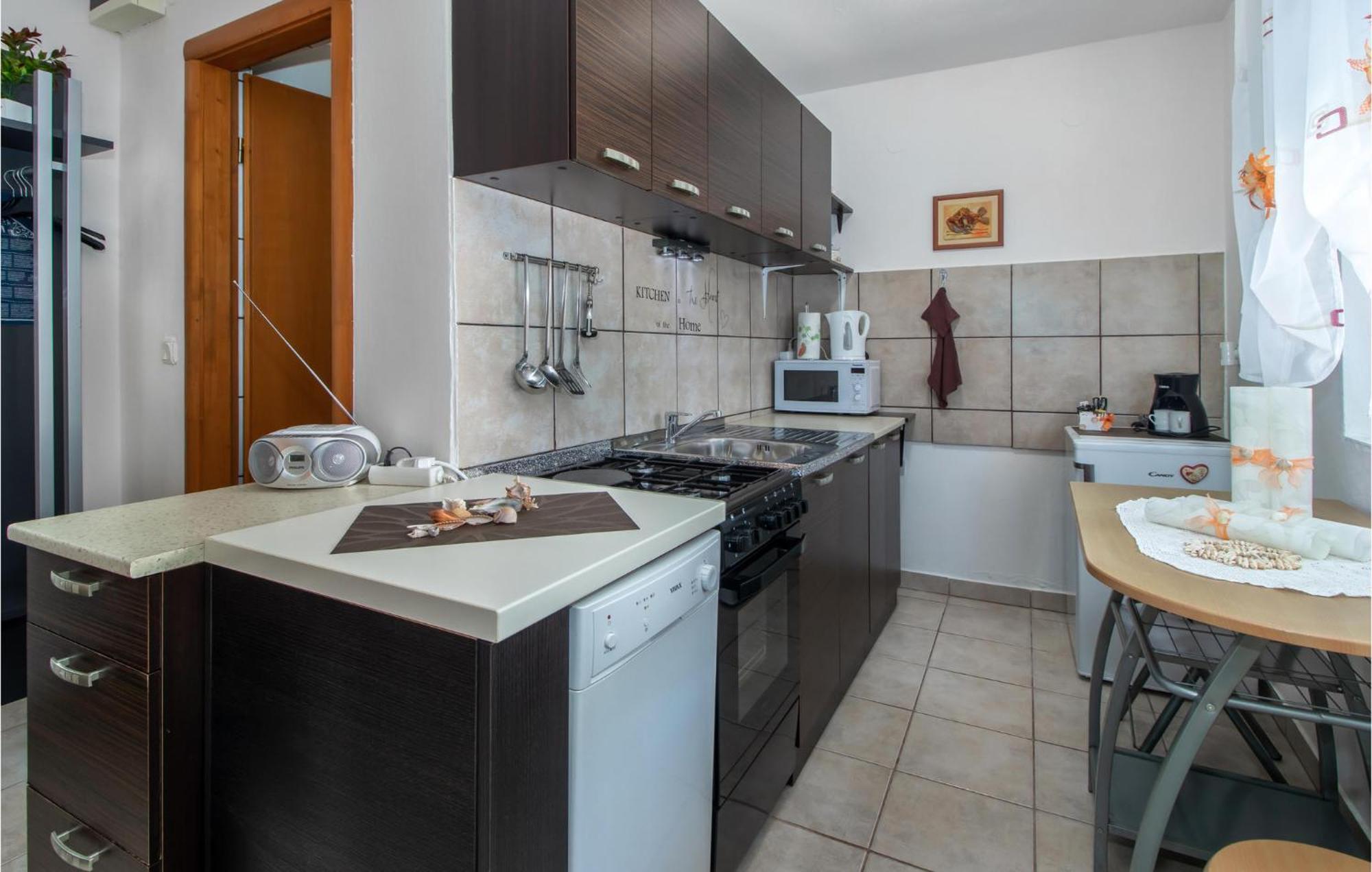 Nice Apartment In Smrika With Kitchen 외부 사진