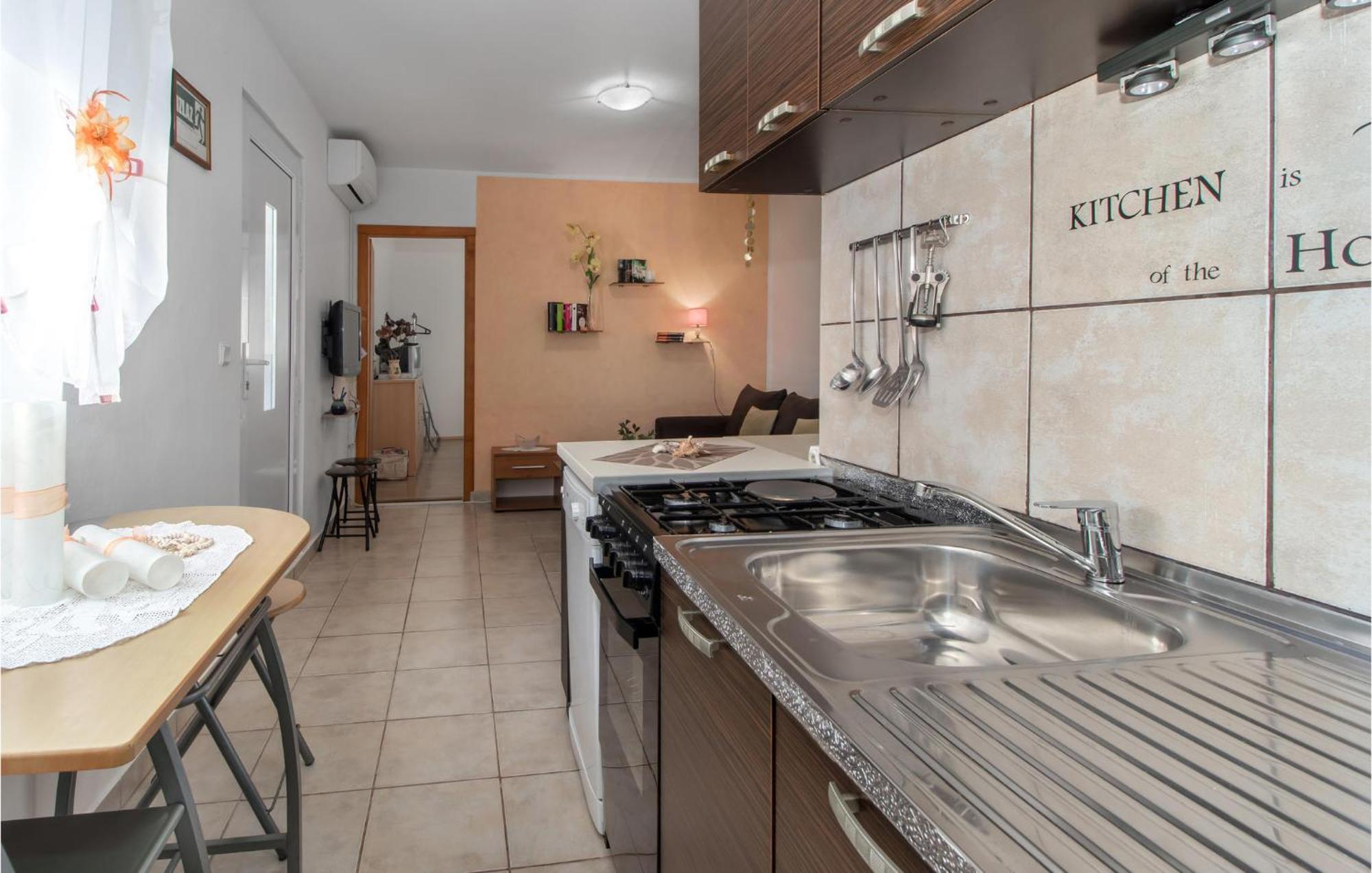 Nice Apartment In Smrika With Kitchen 외부 사진